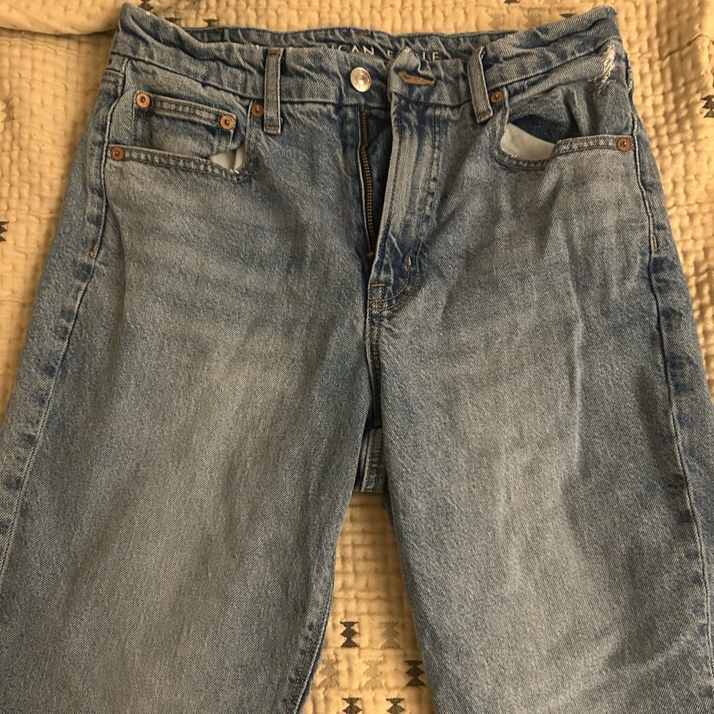 American Eagle Outfitters Light Blue Relaxed Jeans